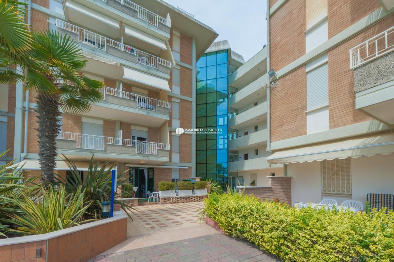 Residence Puerto Del Sol Immobiliare Pacella ليدو دي يسولو المظهر الخارجي الصورة