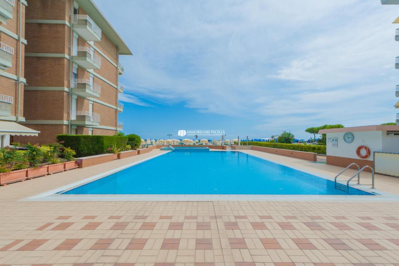 Residence Puerto Del Sol Immobiliare Pacella ليدو دي يسولو المظهر الخارجي الصورة