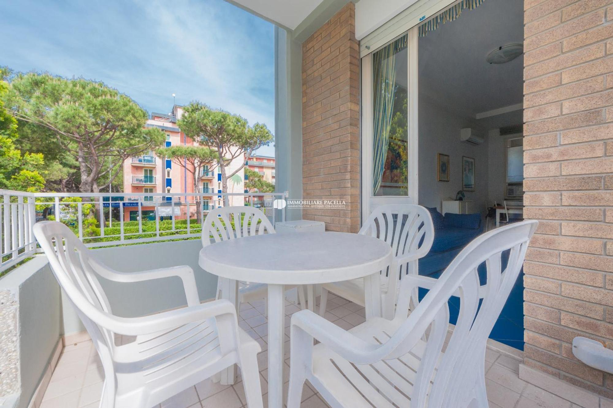 Residence Puerto Del Sol Immobiliare Pacella ليدو دي يسولو المظهر الخارجي الصورة