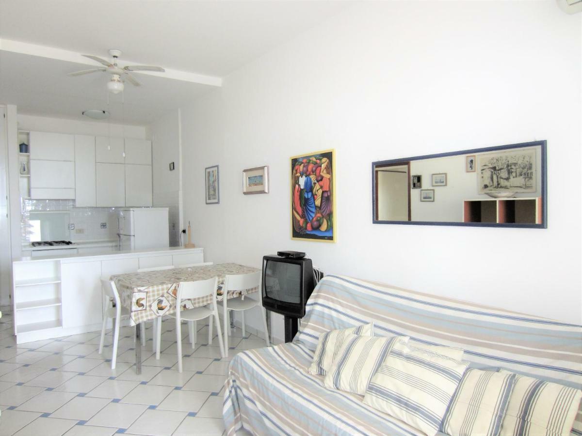 Residence Puerto Del Sol Immobiliare Pacella ليدو دي يسولو المظهر الخارجي الصورة